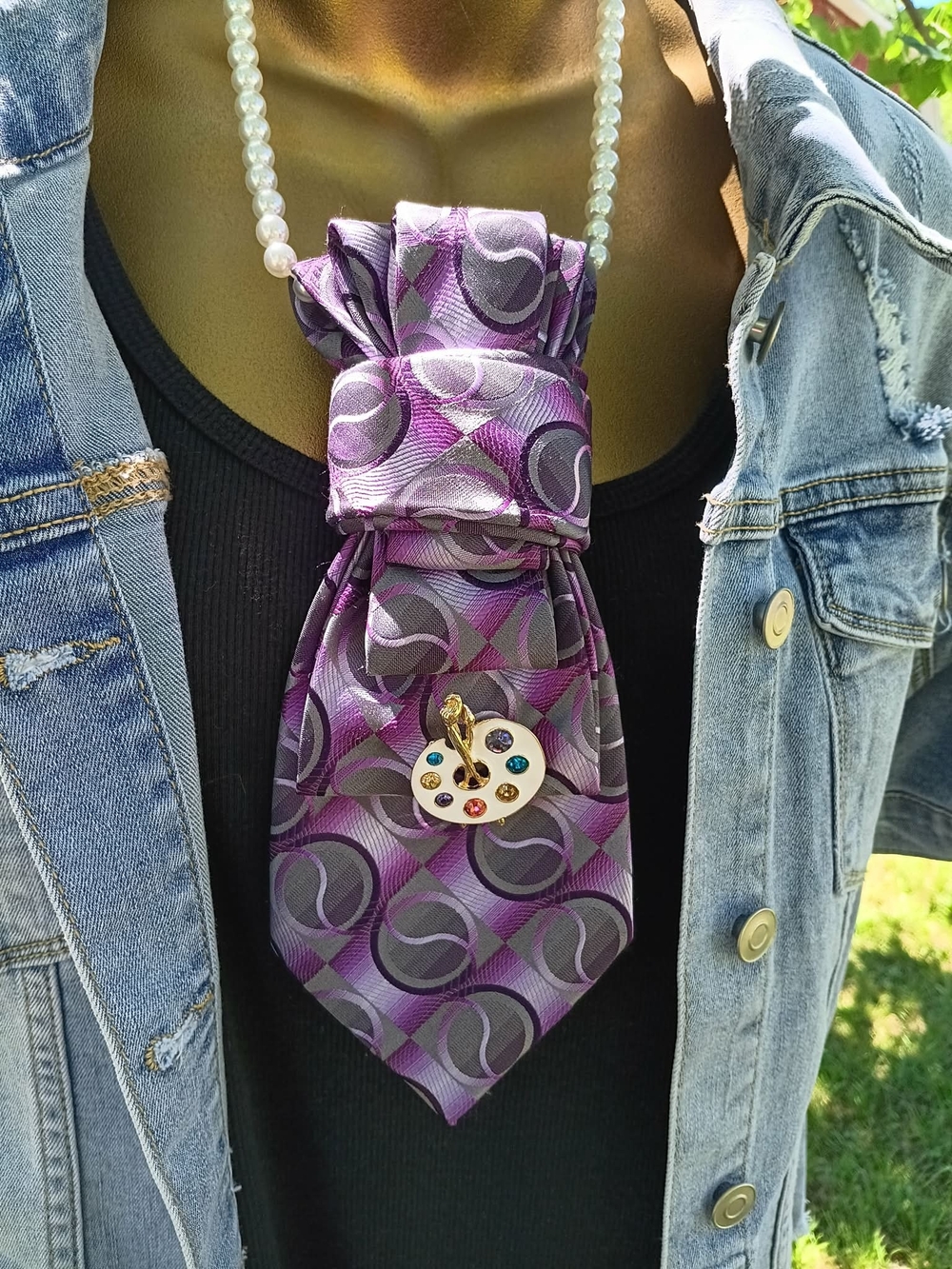 Purple Geometric Junk Tie Necklace with Palette Pin